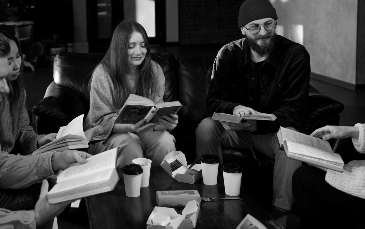 Persönliche Beratung bei Claviseron - Kunde im Gespräch mit Finanzberater